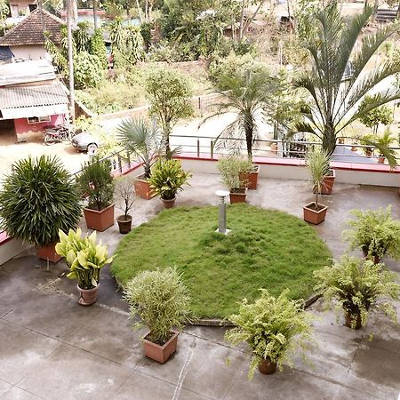 Slr Residency Hotel Subrahmanya Exterior foto