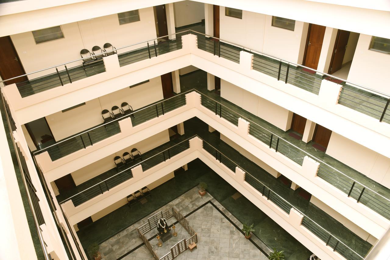 Slr Residency Hotel Subrahmanya Exterior foto