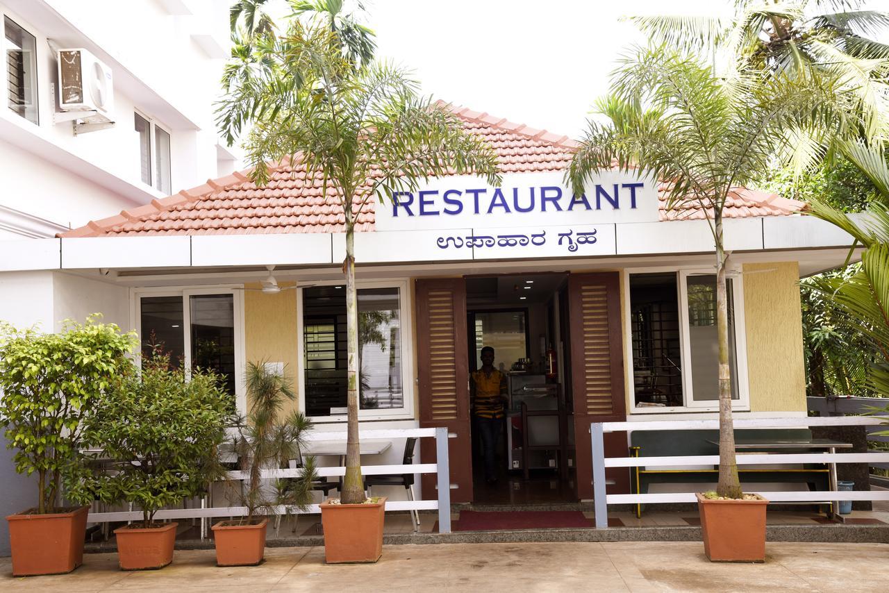 Slr Residency Hotel Subrahmanya Exterior foto